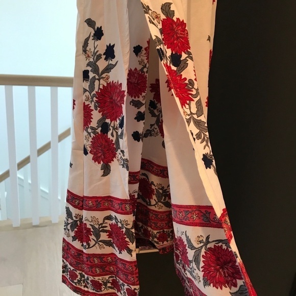 NWOT Floral Off The Shoulder Small - Picture 4 of 5